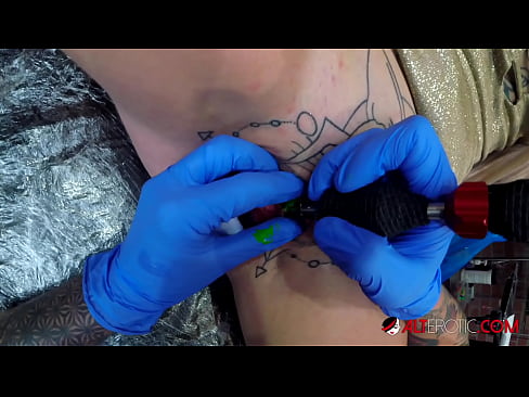 ❤️ Itin tatuiruota karšta Sully Savage gavo tatuiruotę ant savo klitorio ❤️❌ Gražus porno prie lt.killvs.top